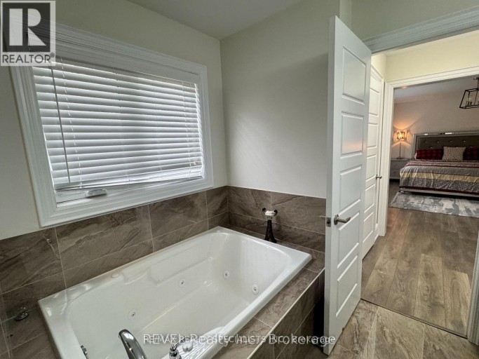 8619 CHICKORY TRAIL, Niagara Falls (Brown), Ontario, L2H3S5