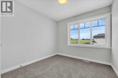 1949 McCaskill Drive Crossfield Alberta photo 32