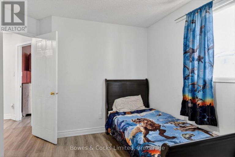 4 CLARET ROAD, Clarington (Courtice), Ontario, L1E1V9