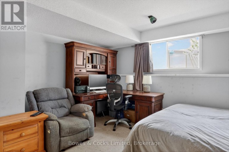 4 CLARET ROAD, Clarington (Courtice), Ontario, L1E1V9