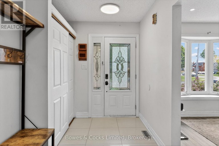 4 CLARET ROAD, Clarington (Courtice), Ontario, L1E1V9