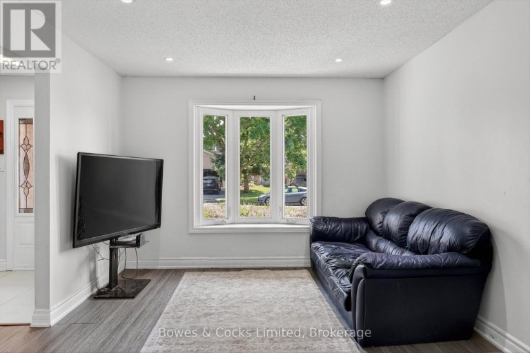 4 CLARET ROAD, Clarington (Courtice), Ontario, L1E1V9