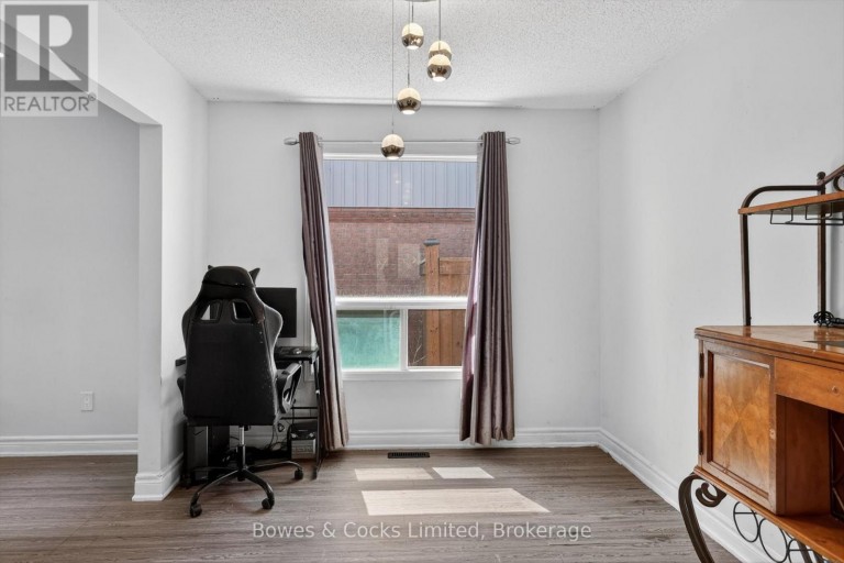 4 CLARET ROAD, Clarington (Courtice), Ontario, L1E1V9