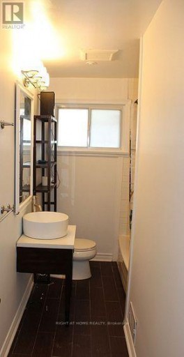 35 WARNICA AVENUE, Toronto (Islington-City Centre West), Ontario, M8Z1Z5