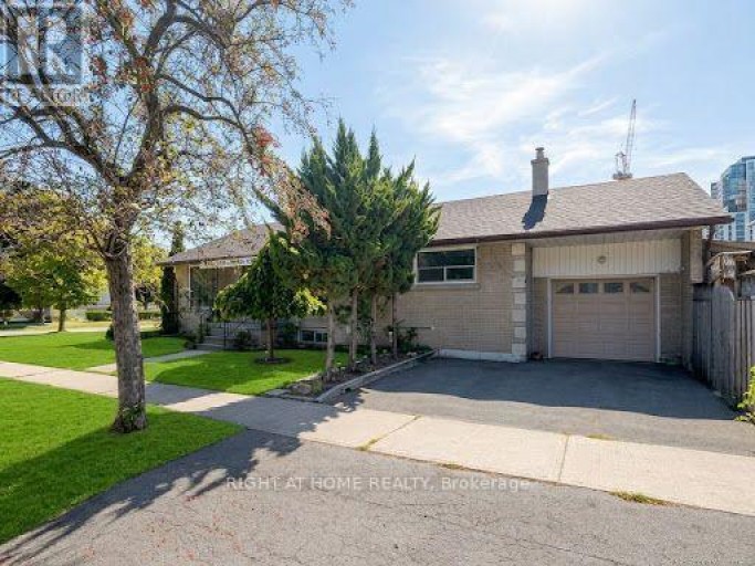 35 WARNICA AVENUE, Toronto (Islington-City Centre West), Ontario, M8Z1Z5