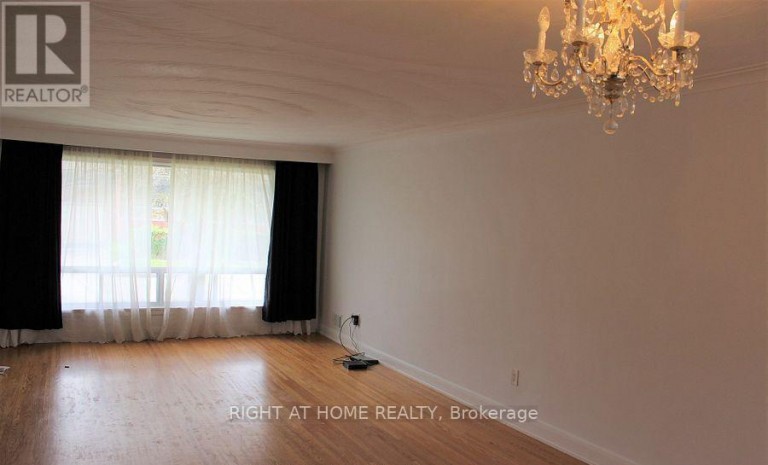 35 WARNICA AVENUE, Toronto (Islington-City Centre West), Ontario, M8Z1Z5