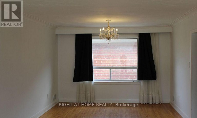 35 WARNICA AVENUE, Toronto (Islington-City Centre West), Ontario, M8Z1Z5