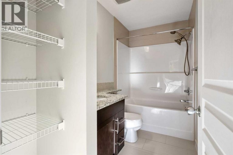 1014 Mckenzie Towne Villas SE, Calgary, Alberta, T2Z1E4