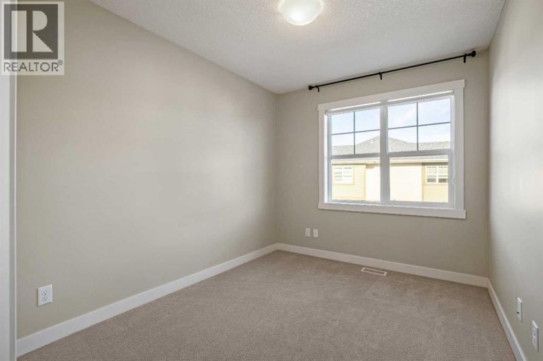 1014 Mckenzie Towne Villas SE, Calgary, Alberta, T2Z1E4
