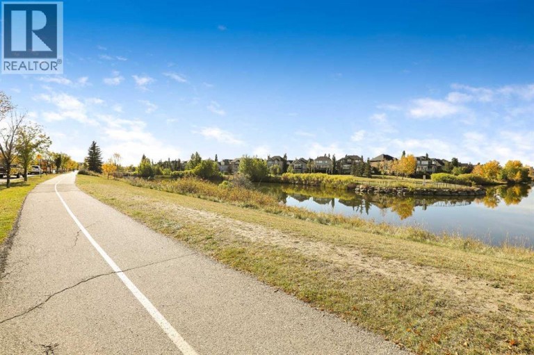 1014 Mckenzie Towne Villas SE, Calgary, Alberta, T2Z1E4