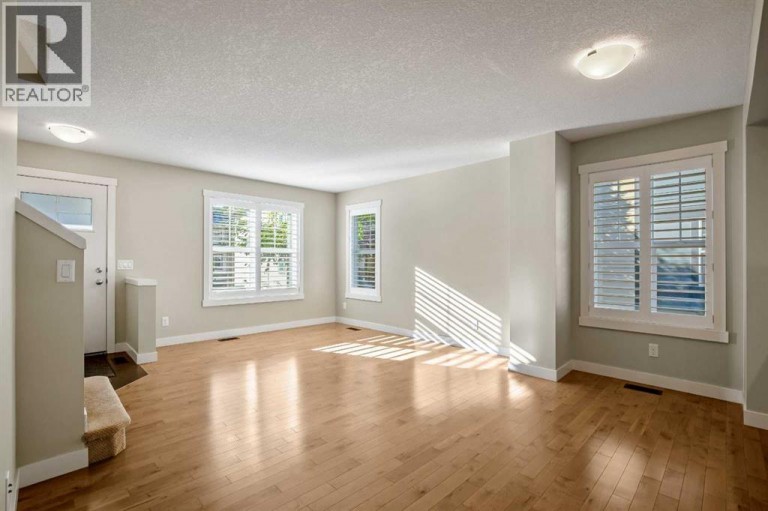 1014 Mckenzie Towne Villas SE, Calgary, Alberta, T2Z1E4