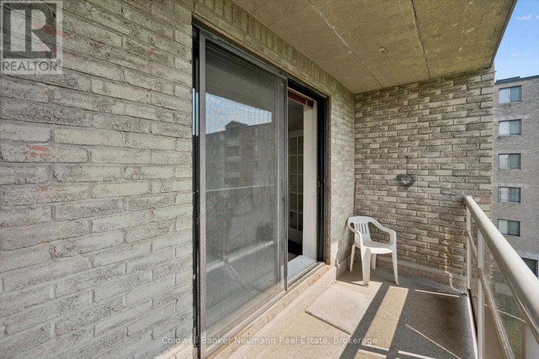 405 - 93 WESTWOOD ROAD, Guelph (Willow West/Sugarbush/West Acres), Ontario, N1H7J7