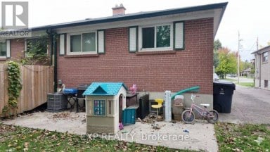23 CHAPMAN AVENUE Toronto (O'Connor-Parkview) Ontario photo 21