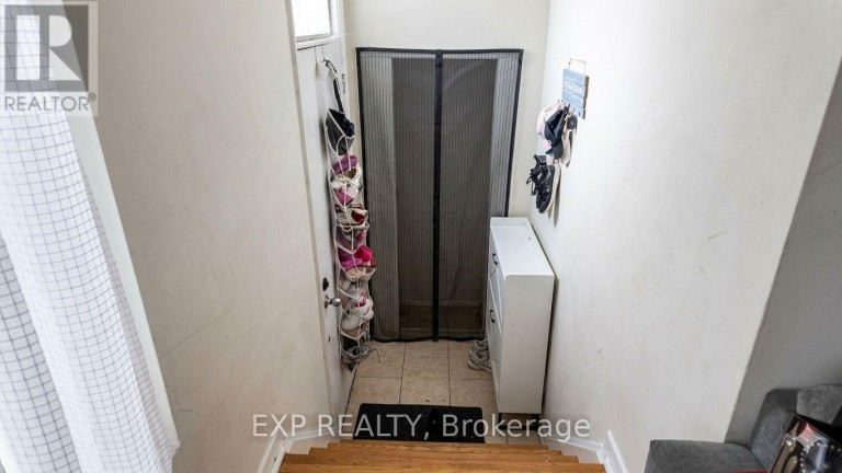 23 CHAPMAN AVENUE, Toronto (O'Connor-Parkview), Ontario, M4B1C3