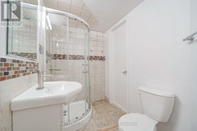3 LONGBOW SQUARE Toronto (Steeles) Ontario photo 20