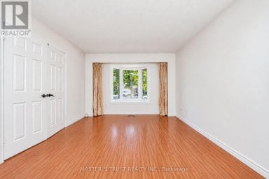 3 LONGBOW SQUARE Toronto (Steeles) Ontario photo 5