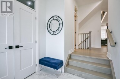 41 AUBURN COURT Barrie (Ardagh) Ontario photo 2