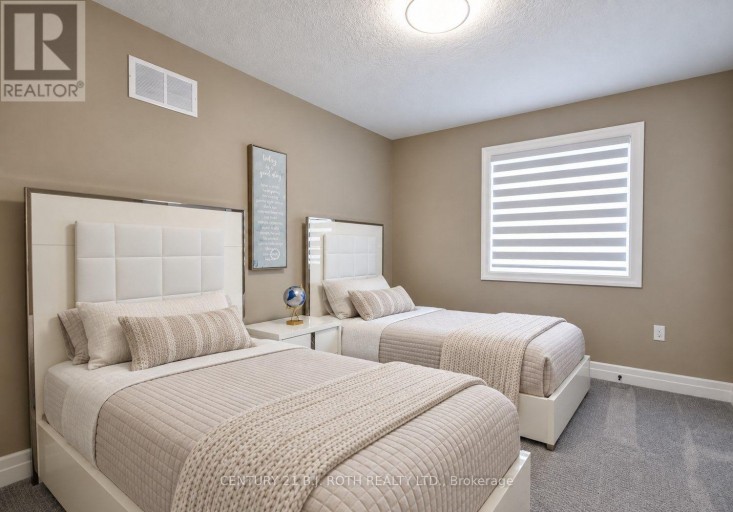 41 AUBURN COURT, Barrie (Ardagh), Ontario, L4N6G9