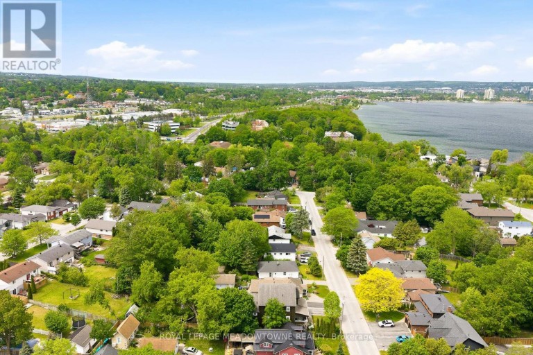 209 CLIFF ROAD, Barrie (South Shore), Ontario, L4N3X5
