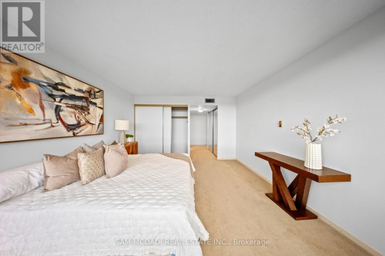 1007 - 1300 BLOOR STREET, Mississauga (Applewood), Ontario, L4Y3Z2