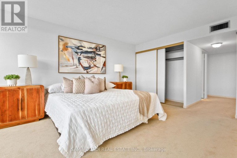 1007 - 1300 BLOOR STREET, Mississauga (Applewood), Ontario, L4Y3Z2