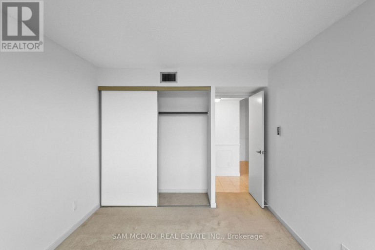 1007 - 1300 BLOOR STREET, Mississauga (Applewood), Ontario, L4Y3Z2