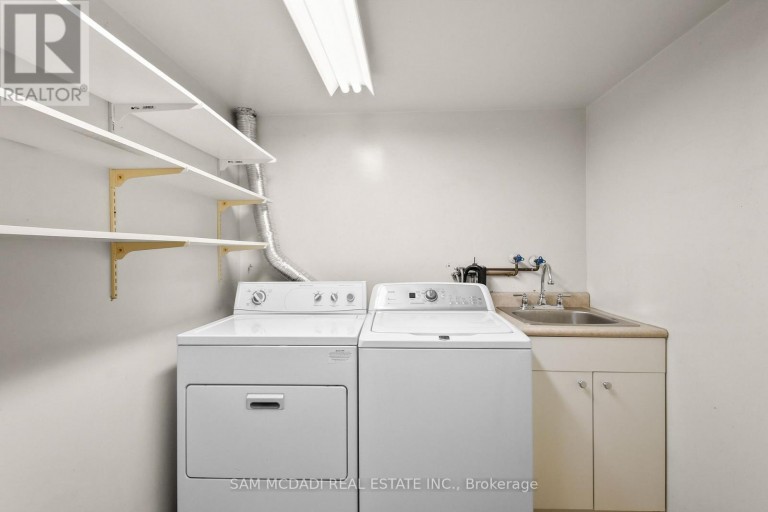 1007 - 1300 BLOOR STREET, Mississauga (Applewood), Ontario, L4Y3Z2