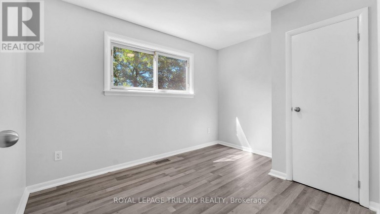 93 MANITOULIN DRIVE, London East (East O), Ontario, N5W1M5