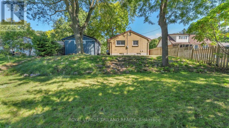 93 MANITOULIN DRIVE, London East (East O), Ontario, N5W1M5