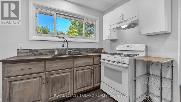 93 MANITOULIN DRIVE, London East (East O), Ontario, N5W1M5