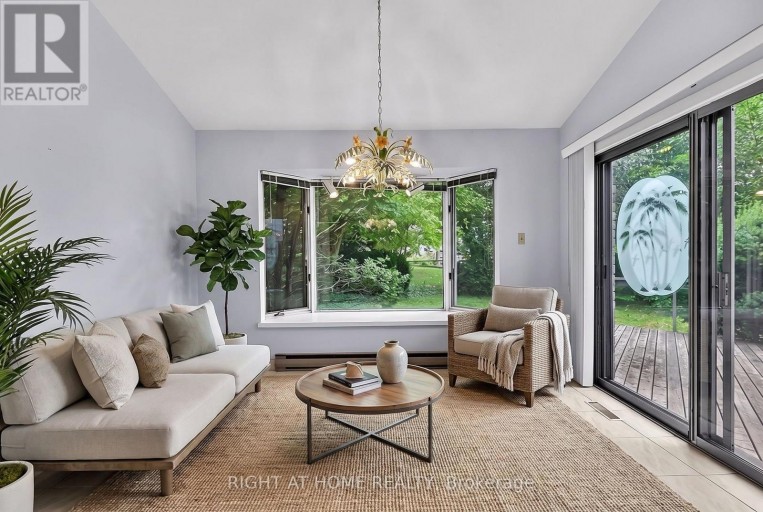 50 MAYVERN CRESCENT, Richmond Hill (North Richvale), Ontario, L4C5J4