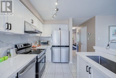 25 WATERTON CRESCENT Richmond Hill (Langstaff) Ontario photo 13
