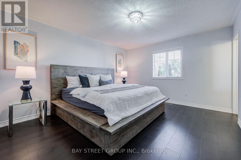 25 WATERTON CRESCENT, Richmond Hill (Langstaff), Ontario, L4B4L7