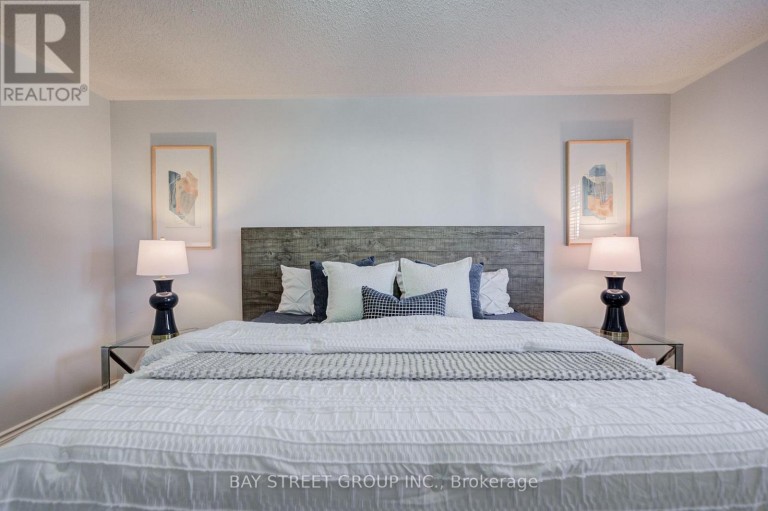 25 WATERTON CRESCENT, Richmond Hill (Langstaff), Ontario, L4B4L7