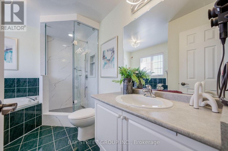 25 WATERTON CRESCENT, Richmond Hill (Langstaff), Ontario, L4B4L7