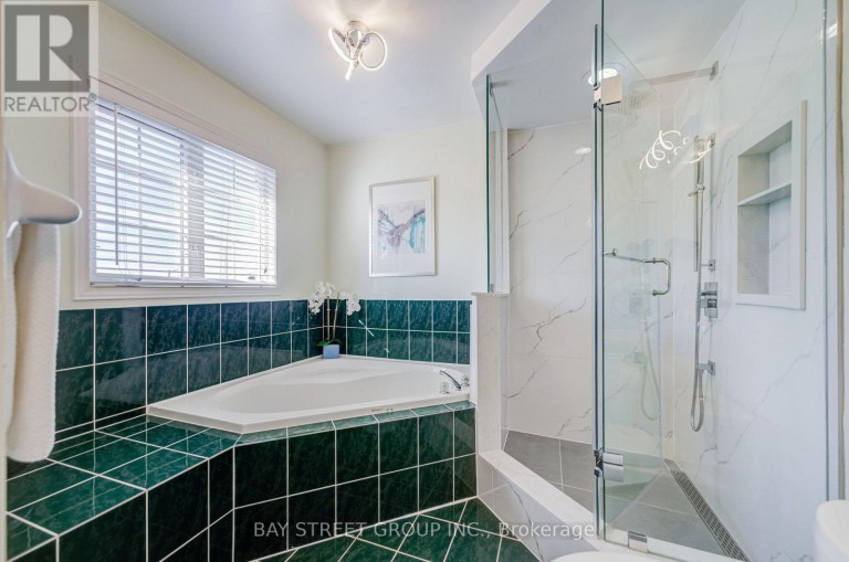 25 WATERTON CRESCENT, Richmond Hill (Langstaff), Ontario, L4B4L7