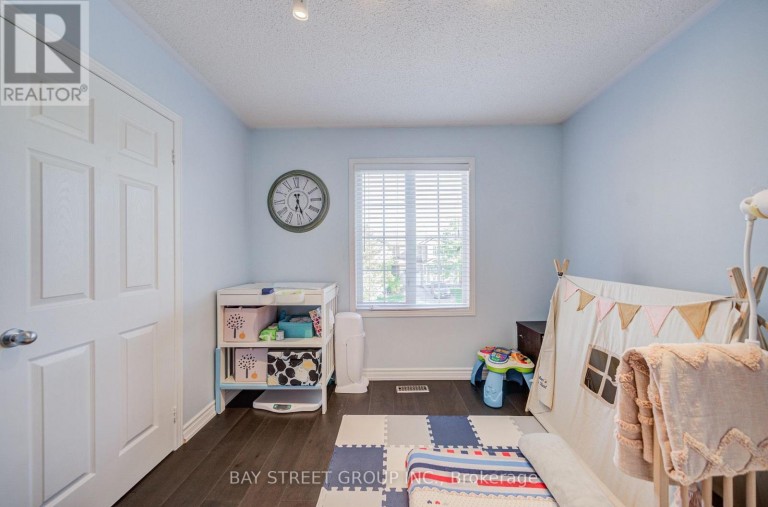 25 WATERTON CRESCENT, Richmond Hill (Langstaff), Ontario, L4B4L7