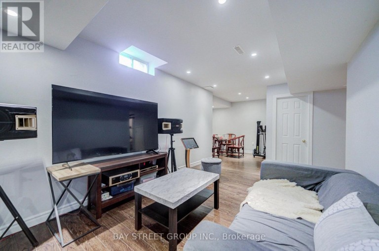 25 WATERTON CRESCENT, Richmond Hill (Langstaff), Ontario, L4B4L7