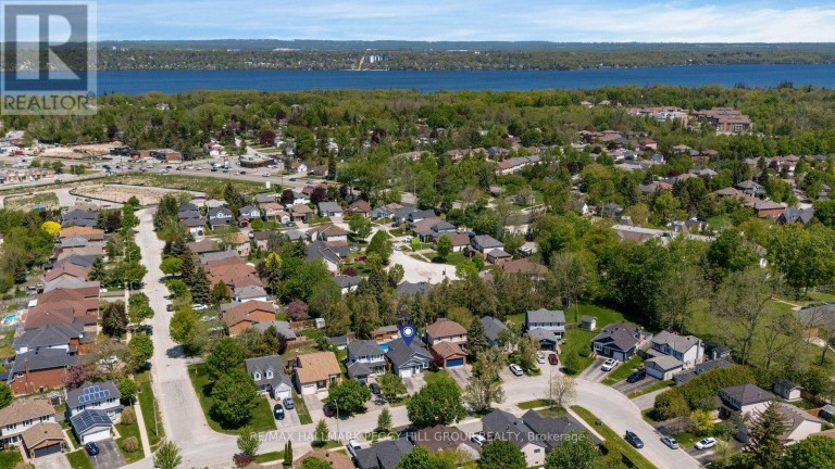 44 KNICELY ROAD, Barrie (Painswick North), Ontario, L4N6V3