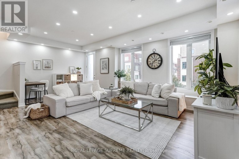 36 - 70 EASTWOOD PARK GARDEN, Toronto (Long Branch), Ontario, M8W0B2