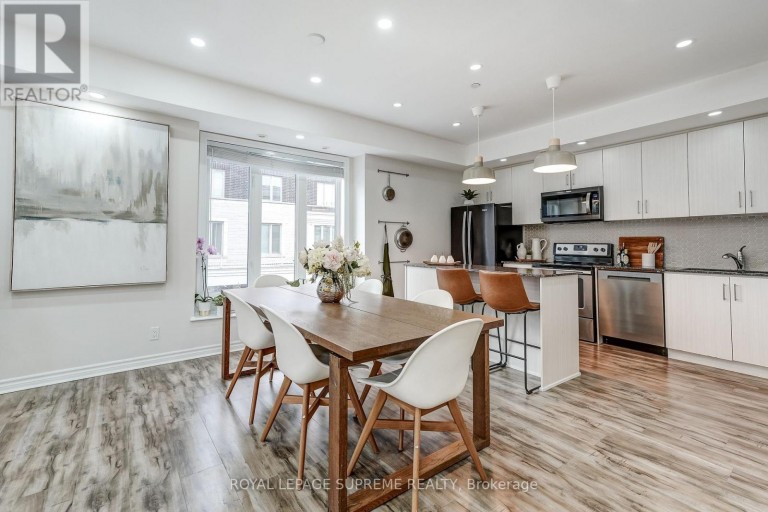 36 - 70 EASTWOOD PARK GARDEN, Toronto (Long Branch), Ontario, M8W0B2