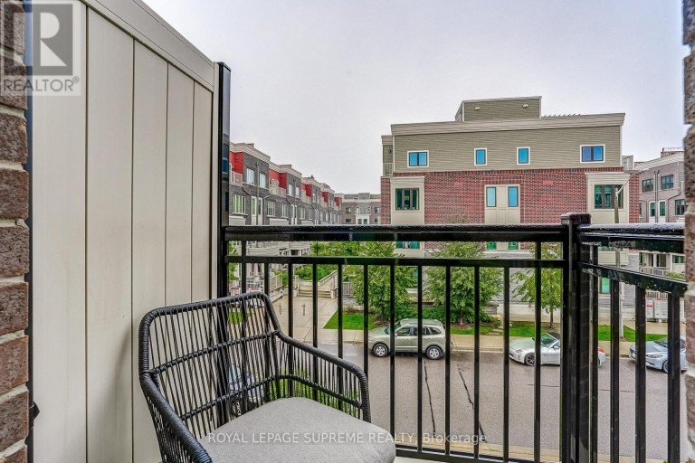 36 - 70 EASTWOOD PARK GARDEN, Toronto (Long Branch), Ontario, M8W0B2