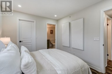 36 - 70 EASTWOOD PARK GARDEN Toronto (Long Branch) Ontario photo 27