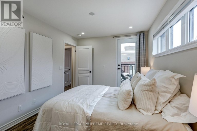 36 - 70 EASTWOOD PARK GARDEN, Toronto (Long Branch), Ontario, M8W0B2