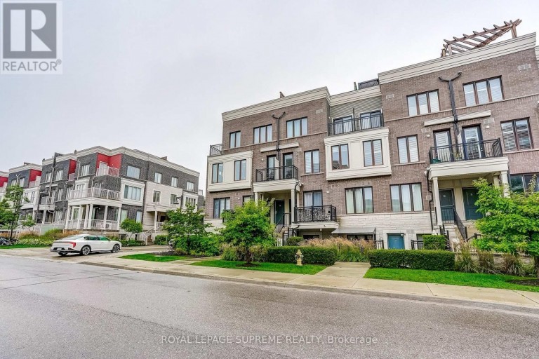 36 - 70 EASTWOOD PARK GARDEN, Toronto (Long Branch), Ontario, M8W0B2