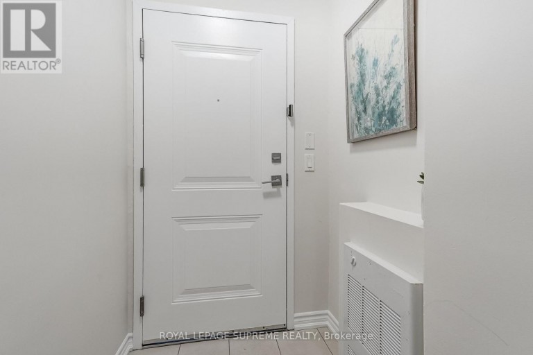 36 - 70 EASTWOOD PARK GARDEN, Toronto (Long Branch), Ontario, M8W0B2