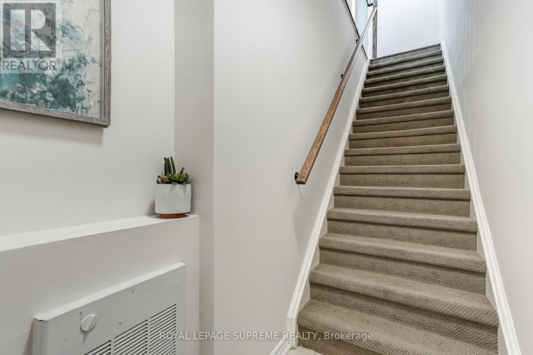 36 - 70 EASTWOOD PARK GARDEN, Toronto (Long Branch), Ontario, M8W0B2