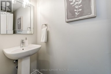 36 - 70 EASTWOOD PARK GARDEN Toronto (Long Branch) Ontario photo 9