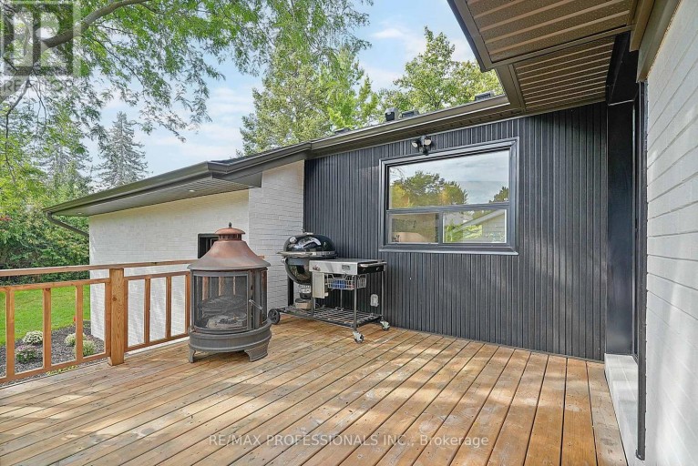 15 BELL ROYAL COURT, Toronto (Edenbridge-Humber Valley), Ontario, M9A4G7