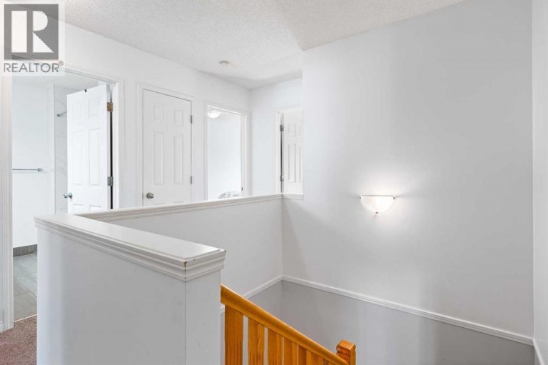 12 Kingsland Villas SW, Calgary, Alberta, T2V5J9